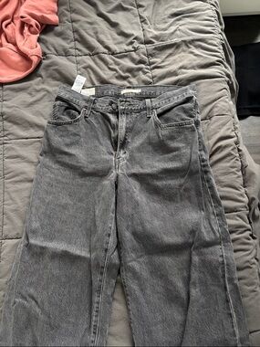 Black Levi’s baggy dad jeans